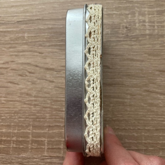 Tin Prayer Box with Notebook and Pen - Cute, Boho Box 🙏🙏🌸🌸 - Picture 5 of 6